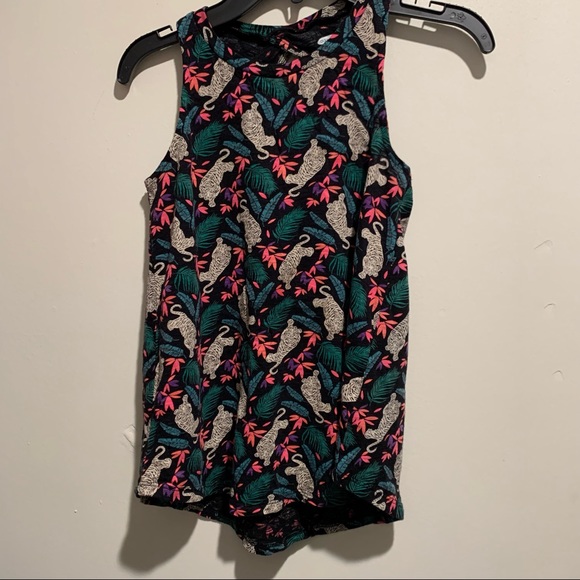 Old Navy Twist Back Tank - Picture 2 of 5